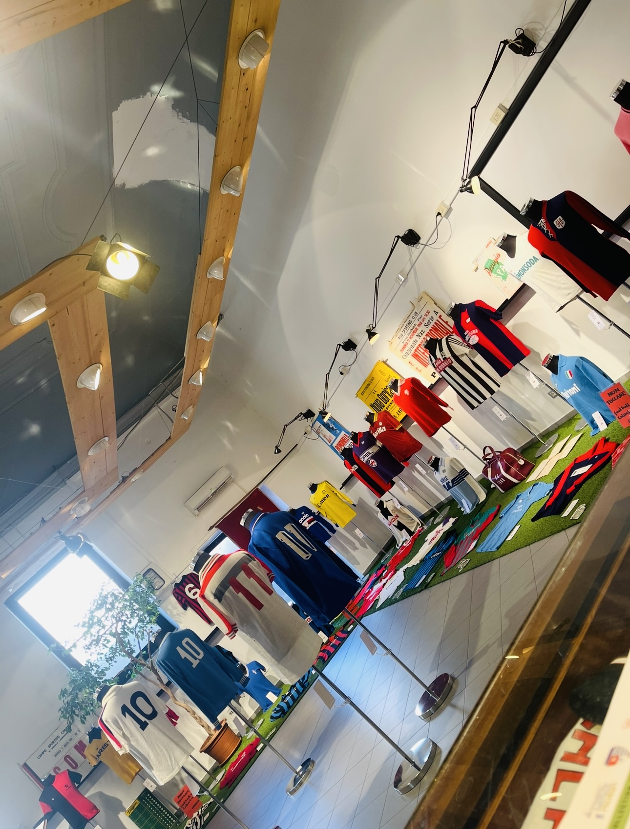 Maglie storiche e locandine d'epoca