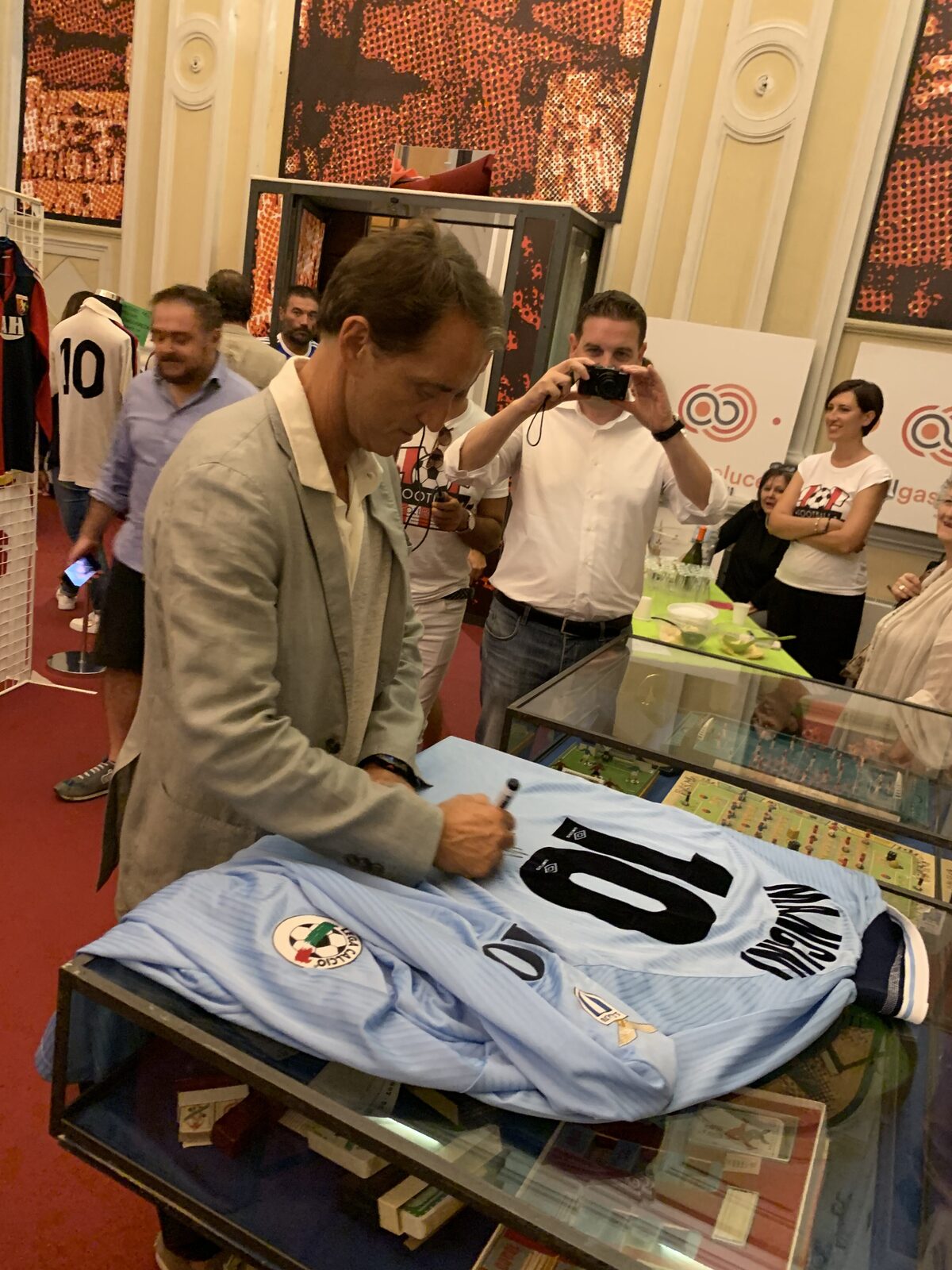 Maglie d'epoca su manichini