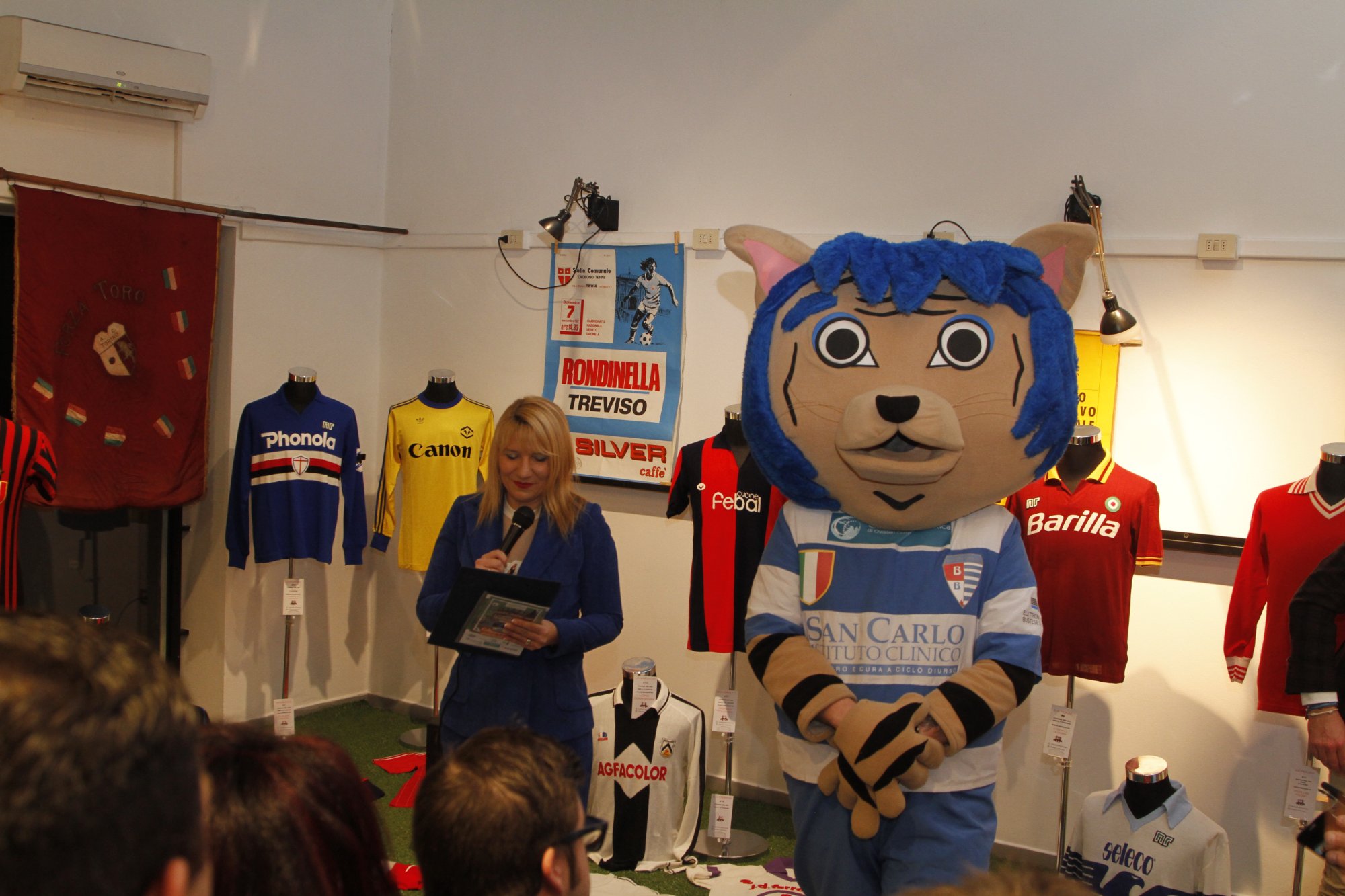 Presentatrice e mascotte